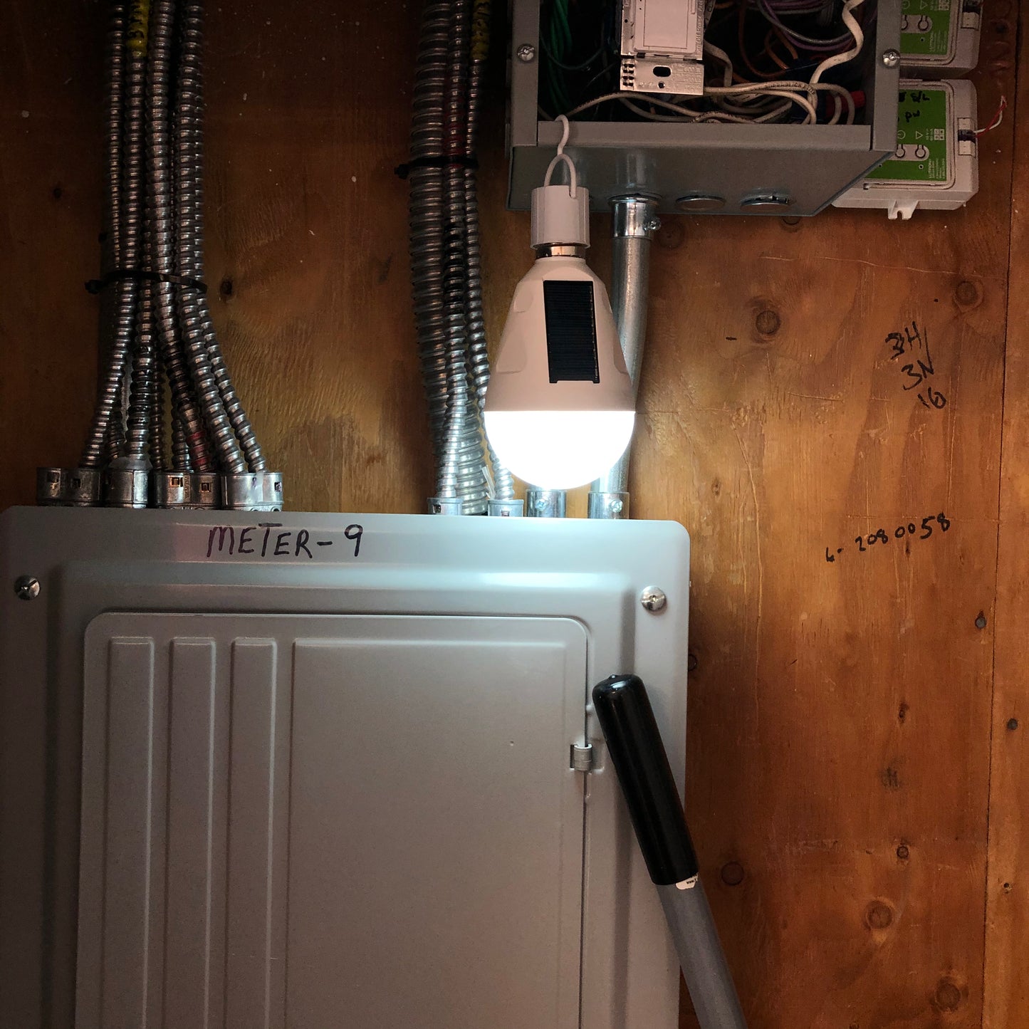 Emergency Battery & Solar Light Bulb